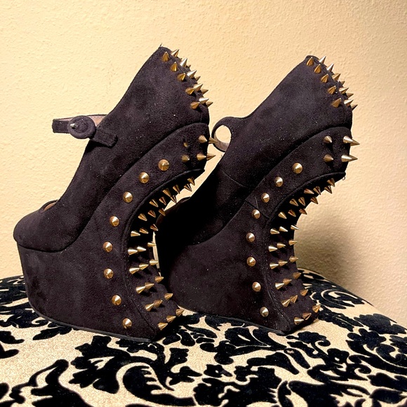 Heel-less, Buckle, Anti-gravity, Platform Spiked Wedge Heels - Picture 1 of 14